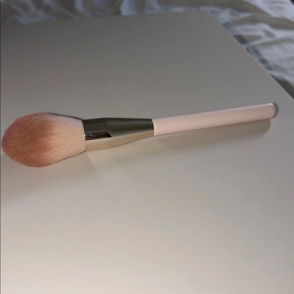 Rare Beauty always an optimist powder Brush